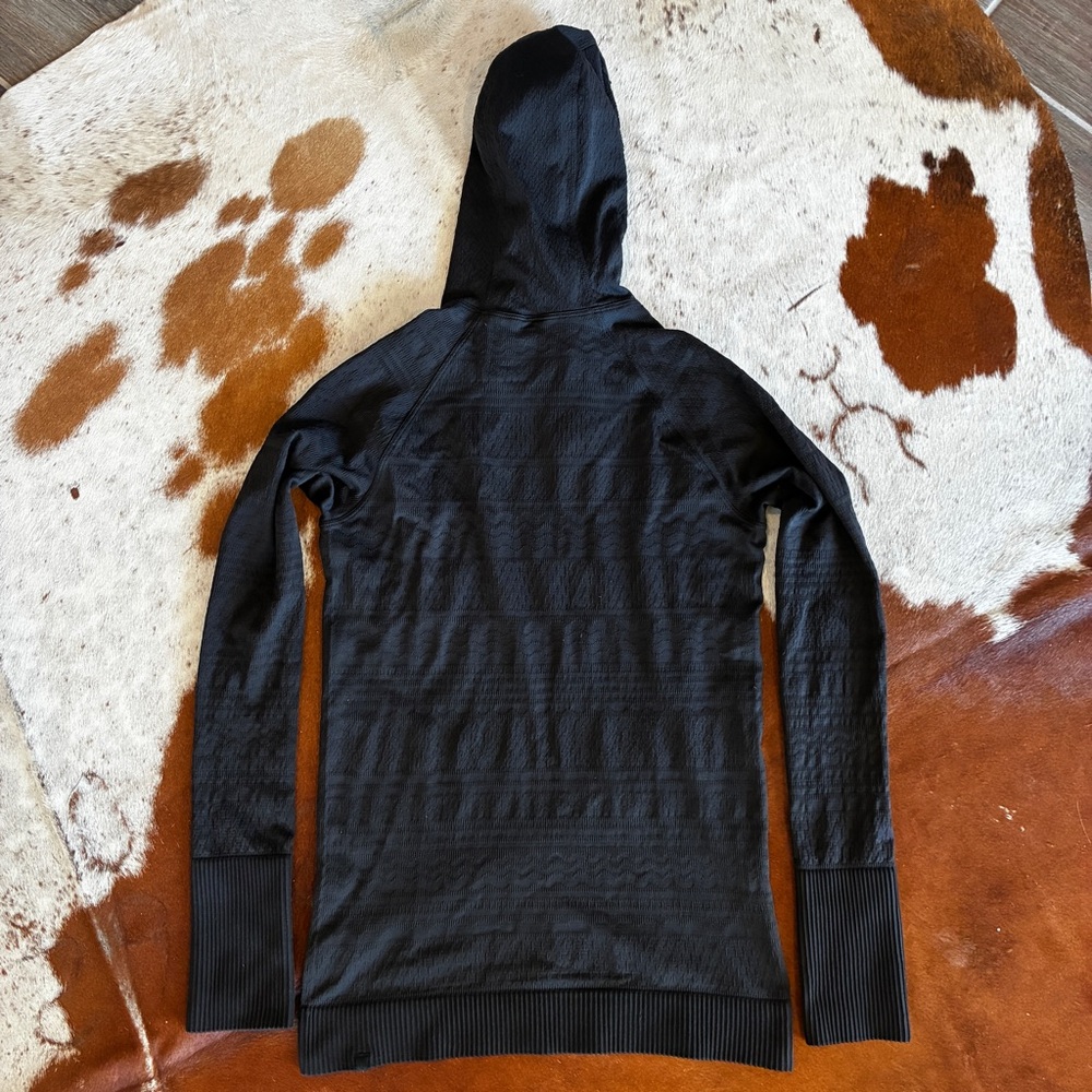 Women’s Lululemon Rest Less Textured Hoodie Black Thumbholes Size 10 EUC - Picture 3 of 9